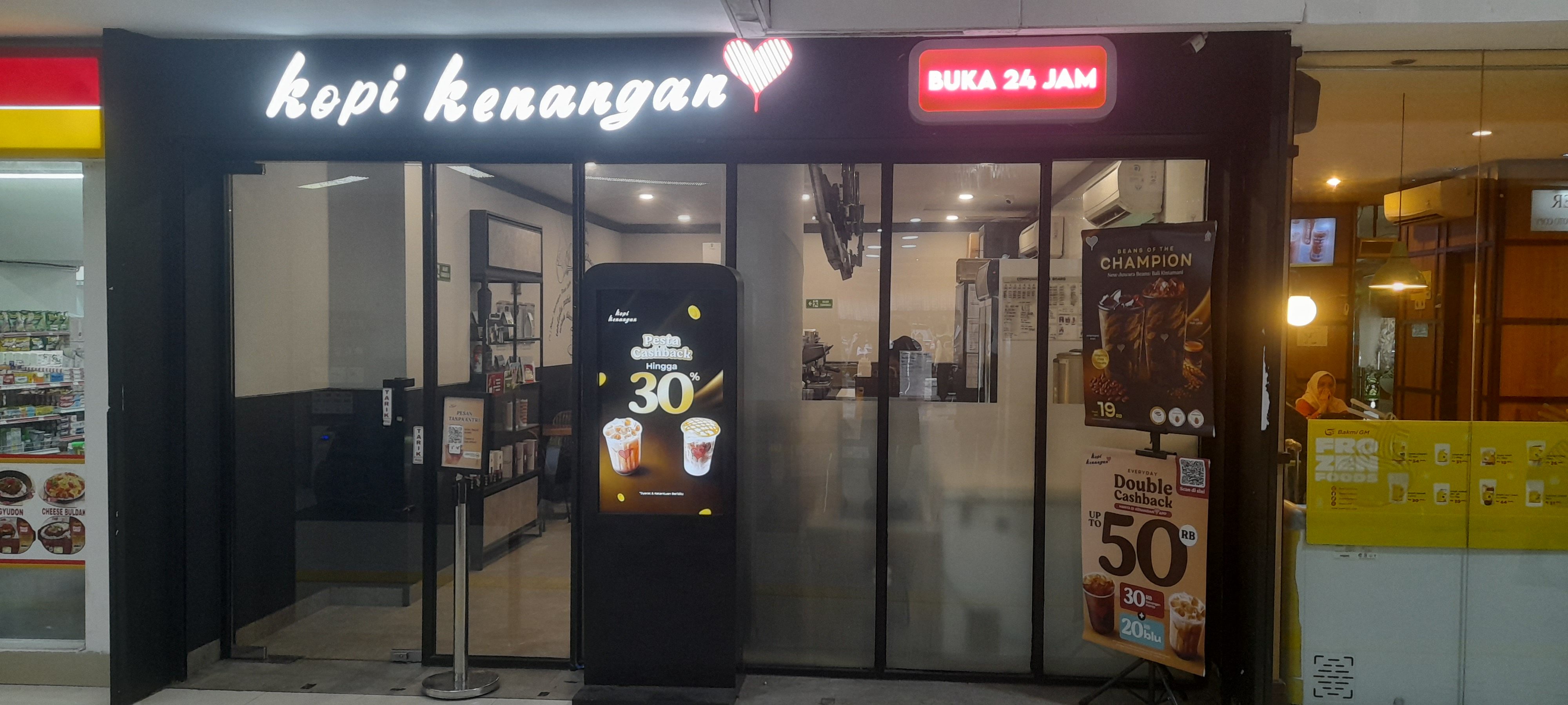 Foto outlet Stasiun Gambir Selatan